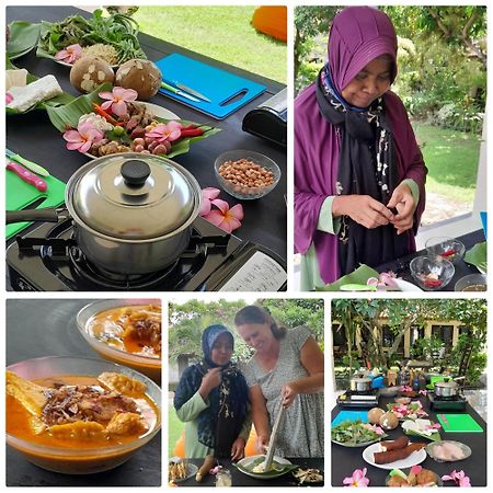 Indah Homestay And Cooking Classes Senggigi Exterior photo